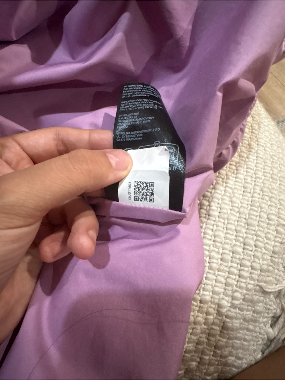 The North Face 600 Women's Purple Hooded Puffer Jacket - Picture 3 of 8